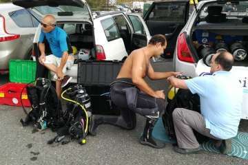 La limpieza de fondos marinos de La Garita 'rueda' con éxito (Foto TA)
